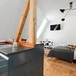 Strzalowa By Renters Apartamento