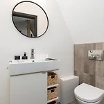 Apartamento Strzalowa By Renters *