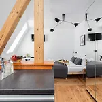 Apartamento Strzalowa By Renters *