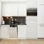 Apartamento Strzalowa By Renters *