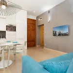 Apartamento Strzalowa By Renters *