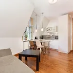 Apartamento Strzalowa By Renters *