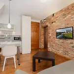Strzalowa By Renters Apartamento