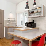 Apartamento Strzalowa By Renters *