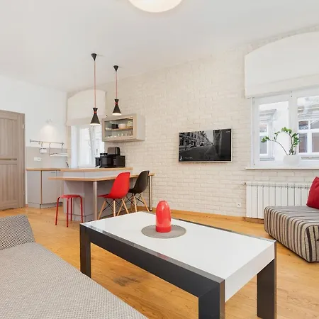 Apartamento Strzalowa By Renters *